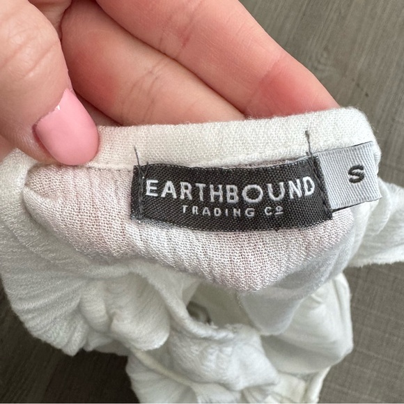 EARTHBOUND White Sleeveless Smocked Button Detail Top S - Picture 4 of 4